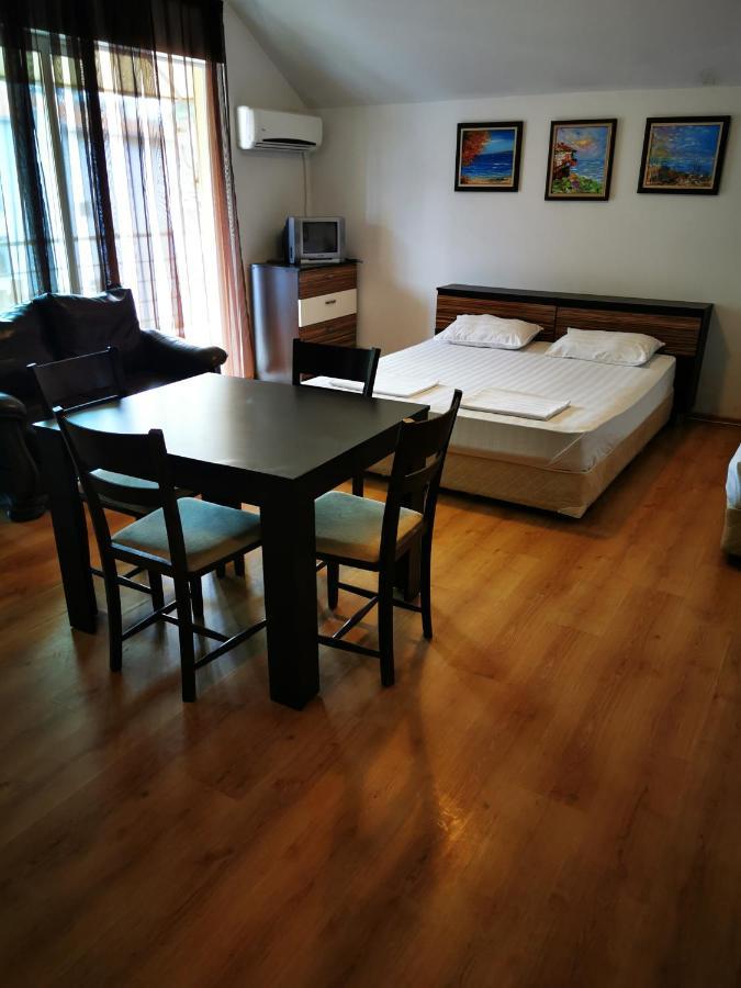 Jelezchevi Guest Rooms 프리모르스코 외부 사진